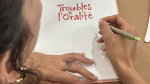 Rencontre avec Juliette Mercier, alias Stomie Busy, illustratrice de la bande dessinée Les troubles de l’oralité