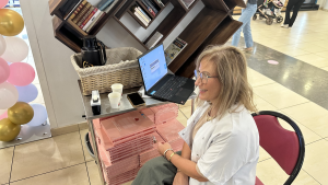 Rencontre avec Juliette Mercier, alias Stomie Busy, illustratrice de la bande dessinée Les troubles de l’oralité
